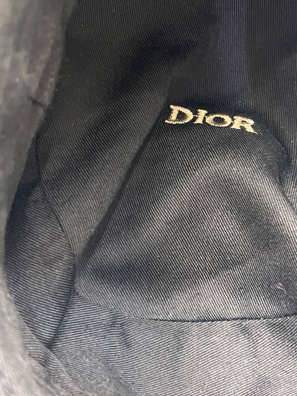 قبعة سوداء للولد الشرير