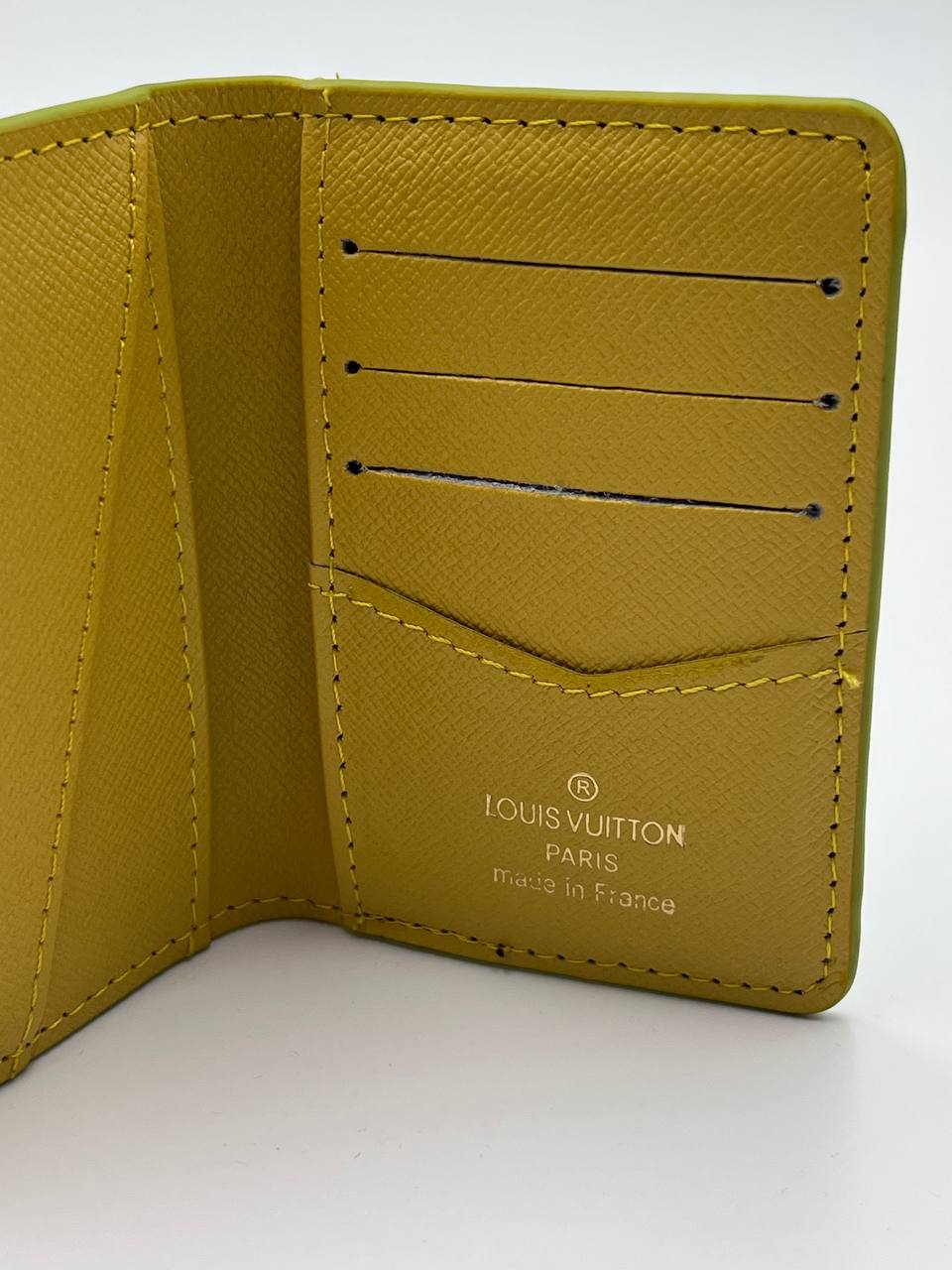 محفظة LV متوسطة الحجم