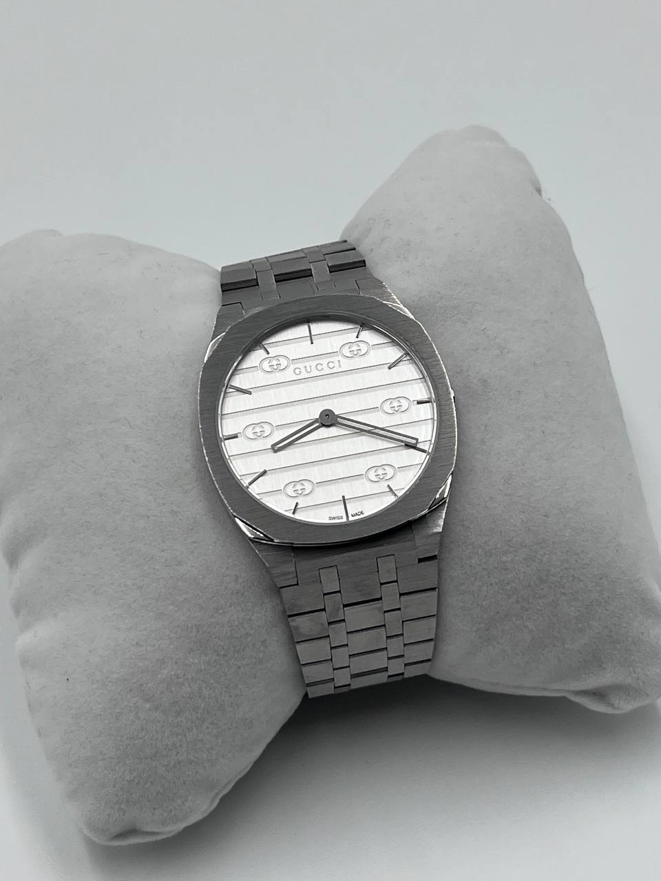 White Gucci 25H Quartz Watch