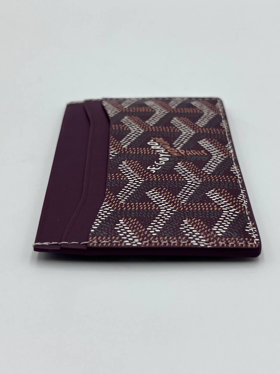 حامل بطاقة جويارد سوبر