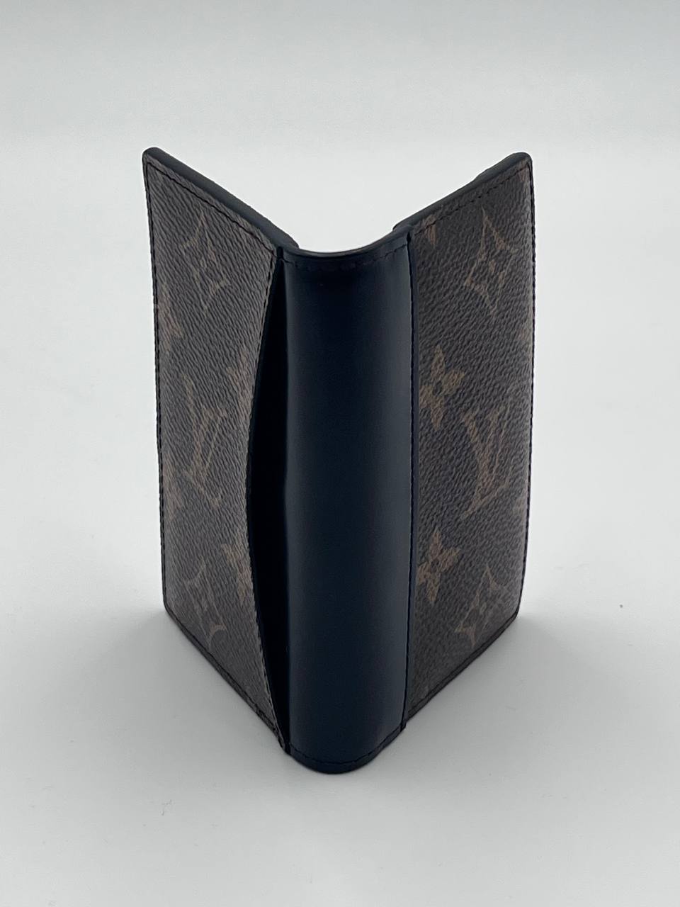 محفظة LV متوسطة الحجم