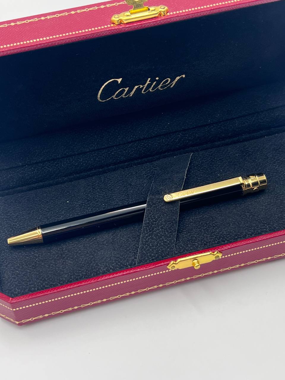 Black gold Cartier pen