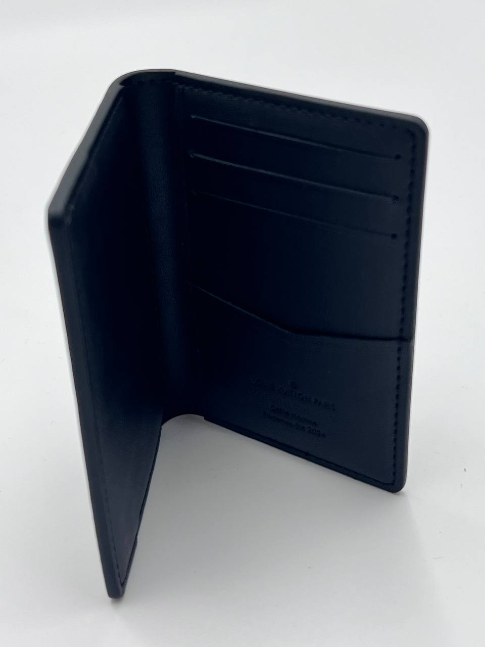 محفظة LV متوسطة الحجم