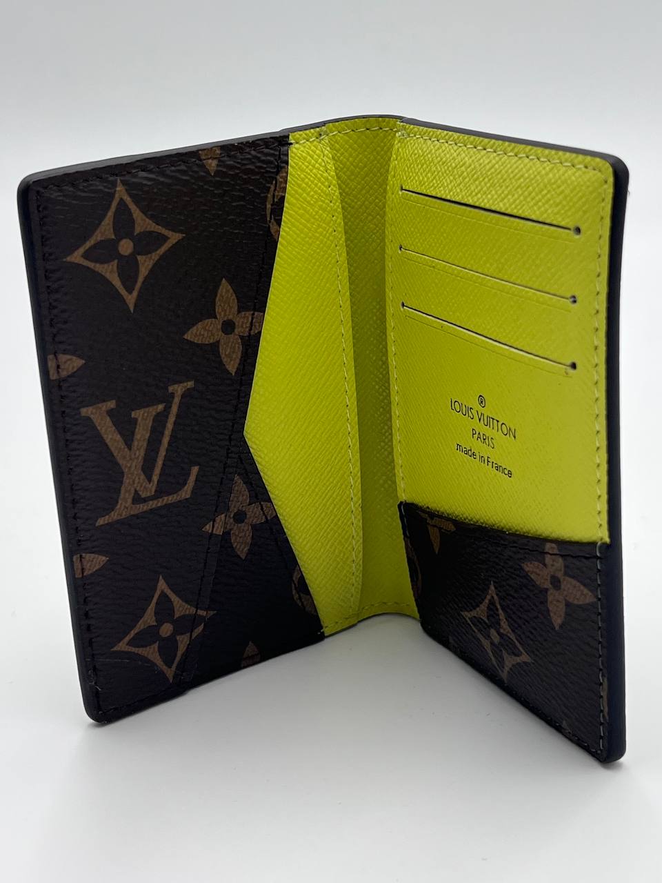 محفظة LV متوسطة الحجم