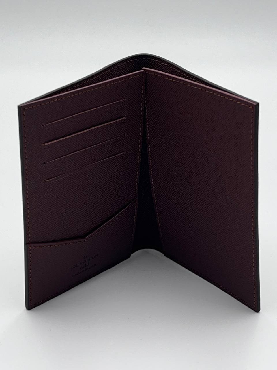 محفظة LV متوسطة الحجم