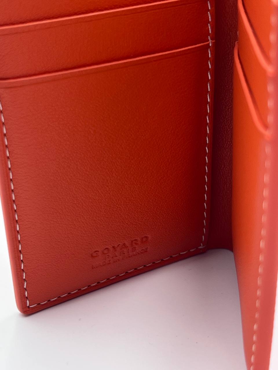 محفظة جويارد متوسطة الحجم