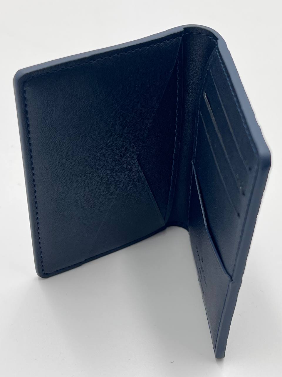 محفظة LV متوسطة الحجم