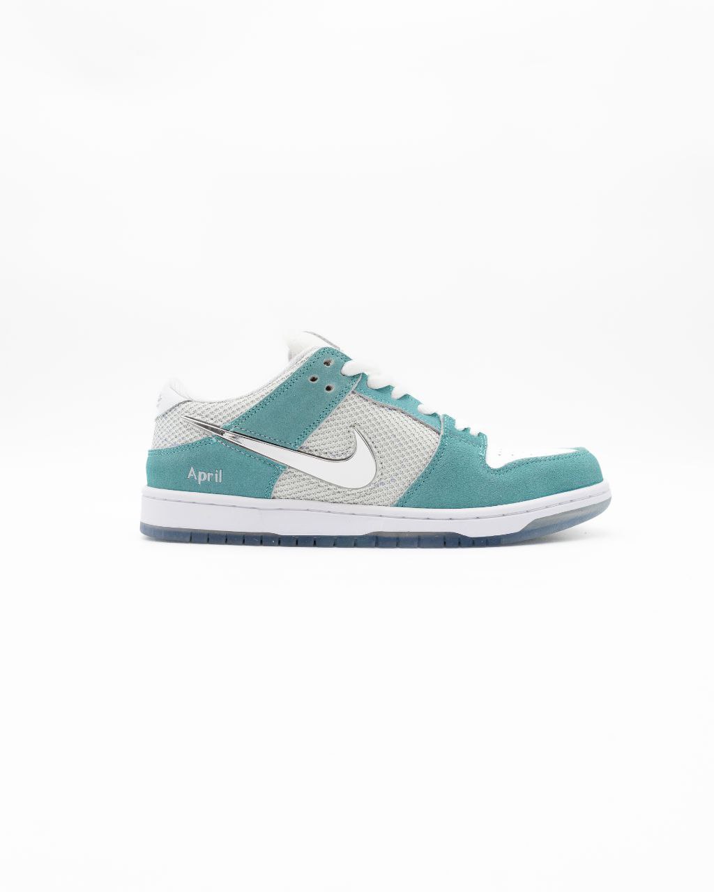 Nike Style Shoes – Lightweight, Sporty, Comfortable
