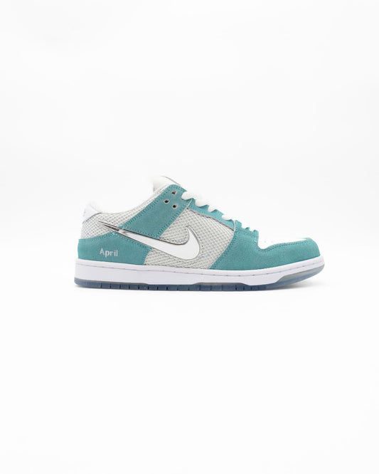 Nike Style Shoes – Lightweight, Sporty, Comfortable