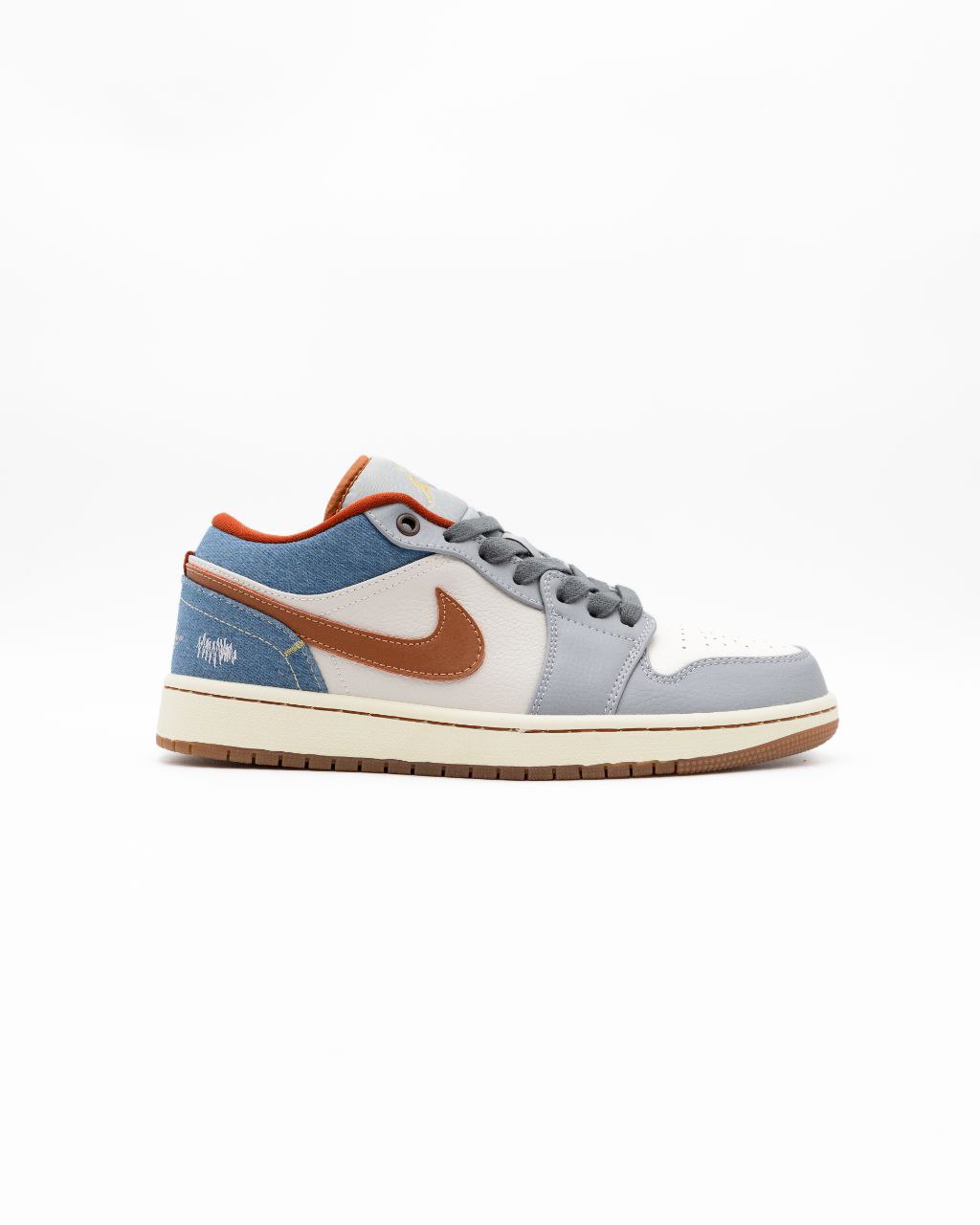 Nike Style Shoes – Lightweight, Sporty, Comfortable