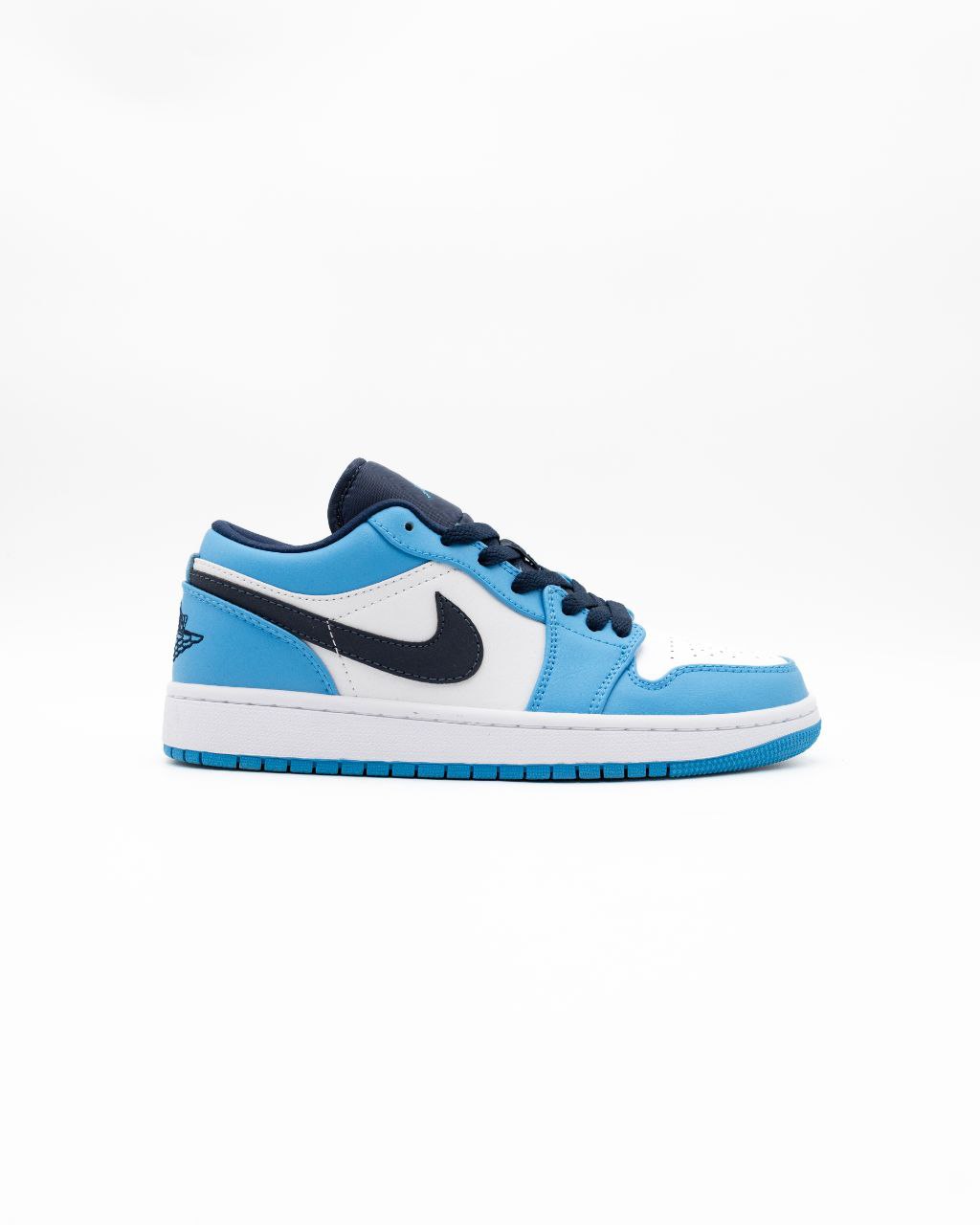 Nike Style Shoes – Lightweight, Sporty, Comfortable