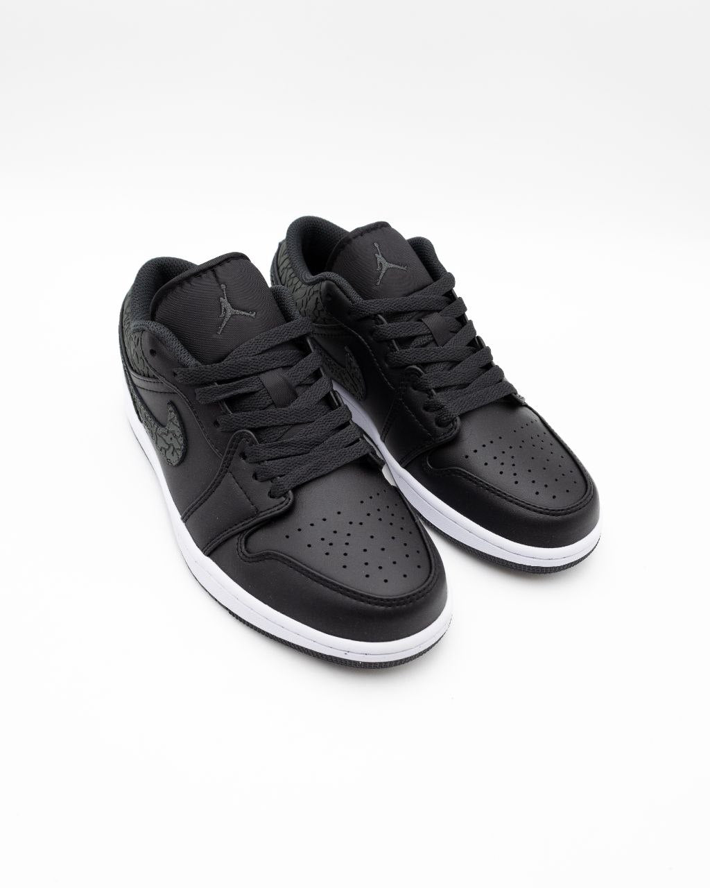 Nike Style Shoes – Lightweight, Sporty, Comfortable