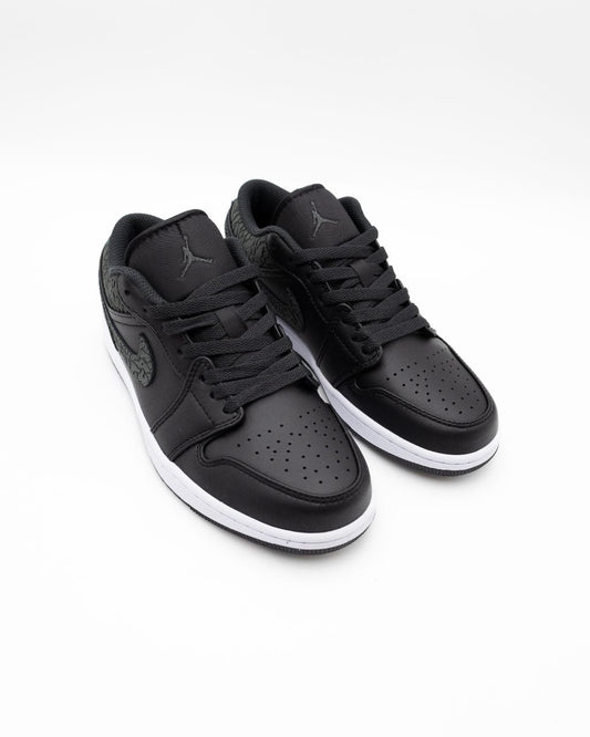 Nike Style Shoes – Lightweight, Sporty, Comfortable