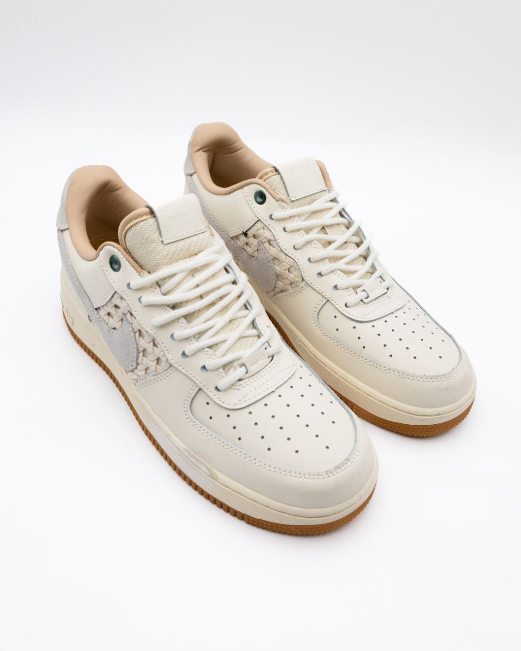 Nike Style Shoes – Lightweight, Sporty, Comfortable