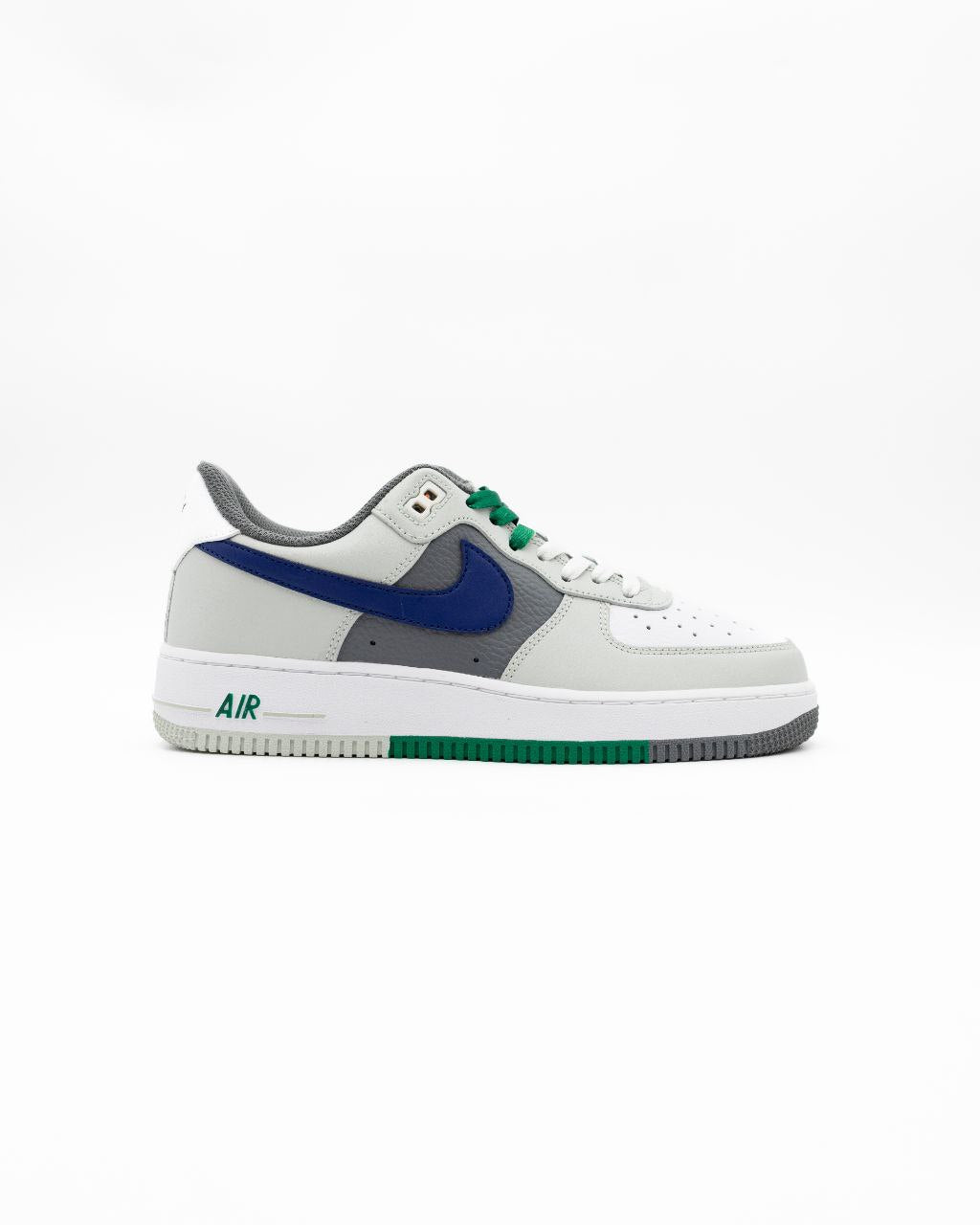 Nike Style Shoes – Lightweight, Sporty, Comfortable