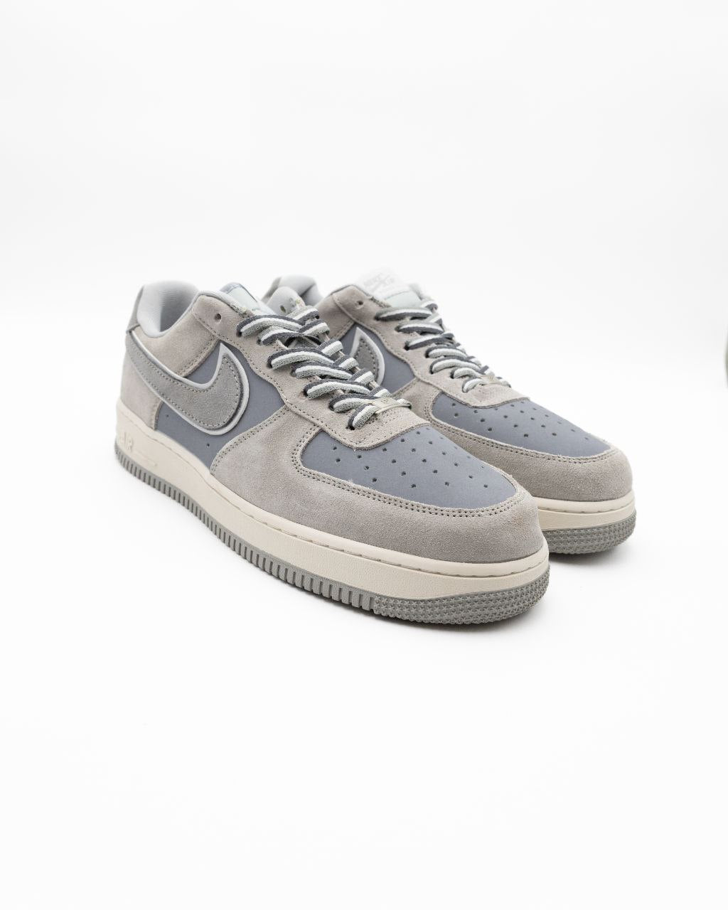 Nike Style Shoes – Lightweight, Sporty, Comfortable