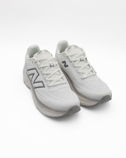 New Balance-Inspired Sneakers – Sporty Comfort, Everyday Style