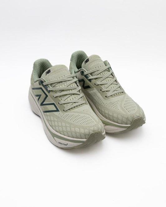New Balance-Inspired Sneakers – Sporty Comfort, Everyday Style