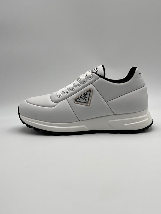 حذاء رياضي برادا الفاخر المصنوع من الجلد