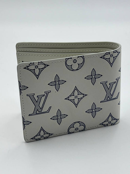 محفظة LV كبيرة جدًا