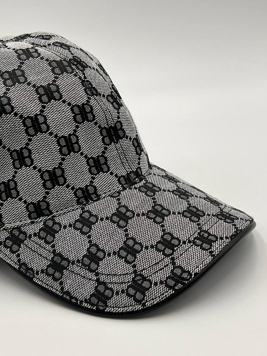 قبعة رمادية