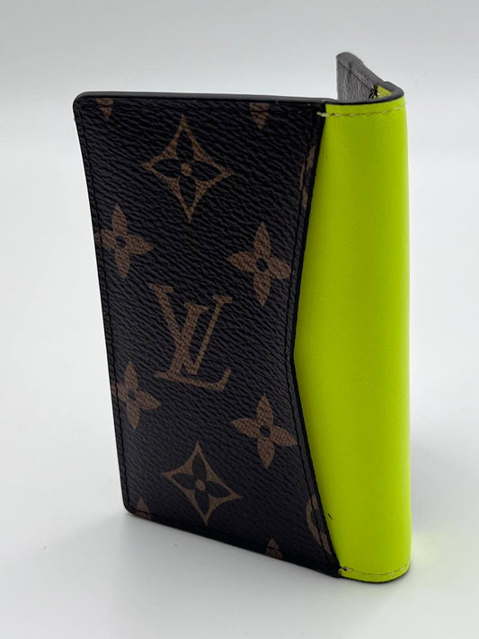 محفظة LV متوسطة الحجم