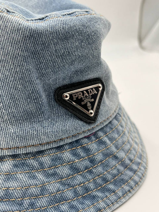 قبعة الصبي الشرير الثلجي