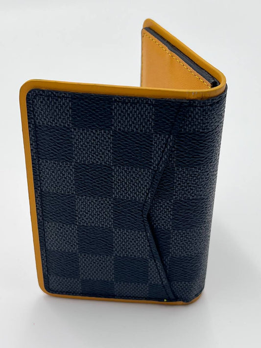 محفظة LV متوسطة الحجم