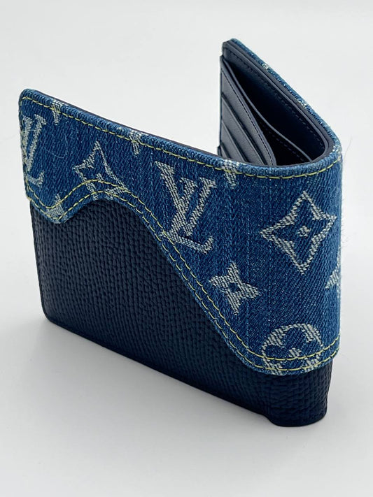 محفظة LV كبيرة جدًا